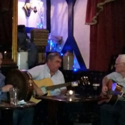 Wee House - Music on a Friday night!