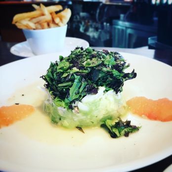 Skylark Diner - Lump Crab & Avocado Tower with ruby red grapefruit vinaigrette and mesclun greens - Diners Near Me - Edison, New Jersey