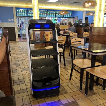 Hiro Ramen & Tea - Serving Robot - Ramen Near Me - Columbus, Ohio