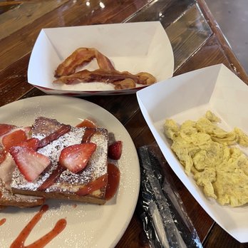 Dandelion Cafe - Overpriced food served on paper trays - Coffee & Tea Near Me - Bellaire, Texas