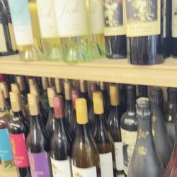 T and T Liquor Store - The wines