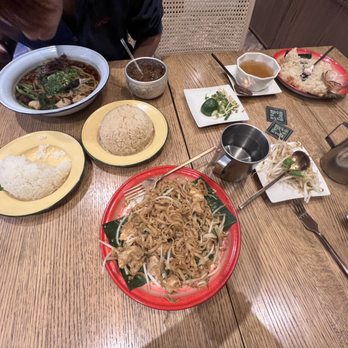 Garden Room - Thai Near Me - Montreal, Quebec