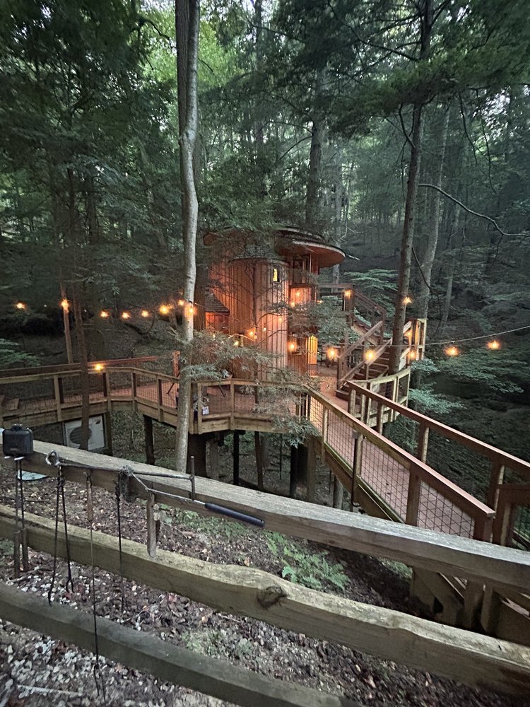 HOCKING HILLS TREEHOUSE CABINS Updated October 2024 12 Photos