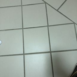 Bathroom Dirty grout