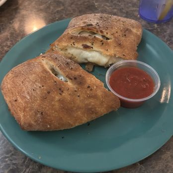 Alberto's Pizzeria Italian Restaurant - Lunch Stromboli - Pizza Near Me - Edgewater, Florida Alberto's Pizzeria Italian Restaurant - Lunch Stromboli - Pizza Near Me - Edgewater, Florida
