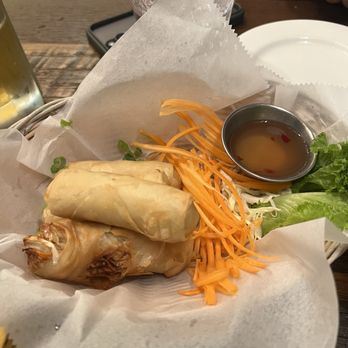 Sisters Thai - Crispy Spring Roll 4 Pcs - Thai Near Me - Fairfax, Virginia