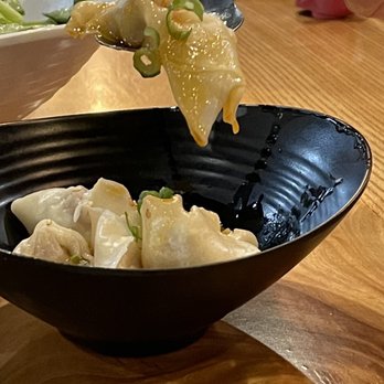 Dough Zone Dumpling House - Seattle ID - Wontons with Hot and Sour Sauce - Shanghainese Near Me - Seattle, Washington Dough Zone Dumpling House - Seattle ID - Wontons with Hot and Sour Sauce - Shanghainese Near Me - Seattle, Washington