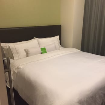 Element Vancouver Metrotown - Separate bedroom - Hotels Near Me - Burnaby, British Columbia Element Vancouver Metrotown - Separate bedroom - Hotels Near Me - Burnaby, British Columbia
