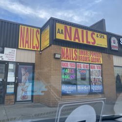 AA Nails Studio - Kinda glad no one can see your pathetic salon
