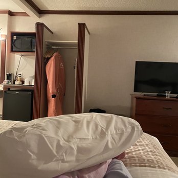 Mount Robson Inn - Hotels Near Me - Jasper, Alberta