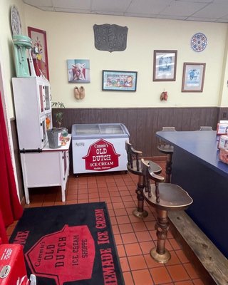 Cammie's Old Dutch Ice Cream Shoppe by null