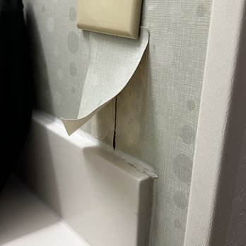 SpringHill Suites Pittsburgh Washington - One of several instances of pealing wallpaper - Hotels Near Me - Washington, Pennsylvania SpringHill Suites Pittsburgh Washington - One of several instances of pealing wallpaper - Hotels Near Me - Washington, Pennsylvania