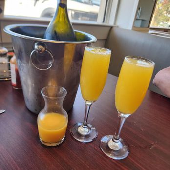 Roxanne's Cafe - They have great mimosas - Coffee & Tea Near Me - Ridgecrest, California