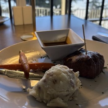 Peaks Restaurant - Filet Mignon, red potato puree, and baby carrots. - New American Near Me - Palm Springs, California