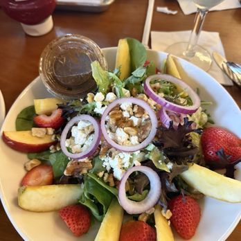 Clementine's - Farmer's market salad - American Near Me - South Haven, Michigan Clementine's - Farmer's market salad - American Near Me - South Haven, Michigan