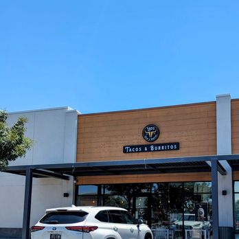 Leo’s Tacos & Burritos - Tacos Near Me - Avondale, Arizona