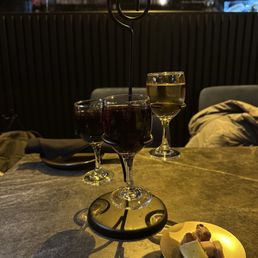 Wine flight - IG @bougiefoodieboi Wine flight - IG @bougiefoodieboi