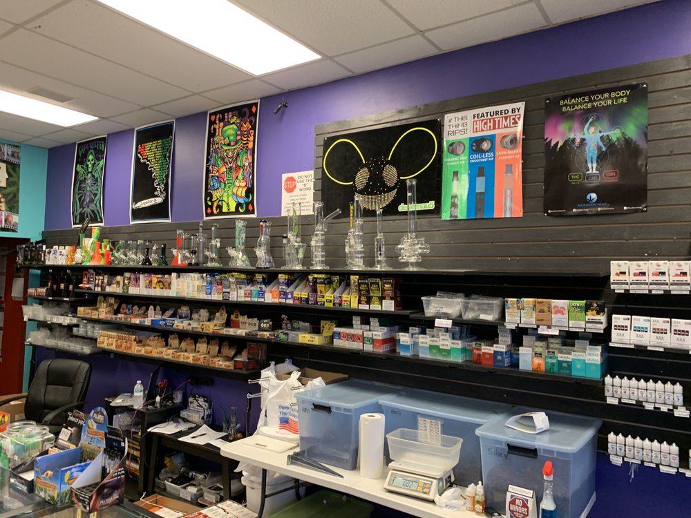 DOUBLE D’S VAPOR & TOBACCO WORLD BOCA RATON Updated June 2024 23050 Sandalfoot Plaza Dr