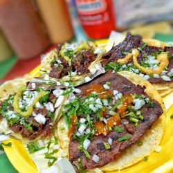 La Chaparrita Grocery - Tacos de Asada y Cabeza