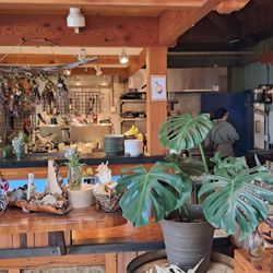 Yachats Brewing And Farmstore - Inside