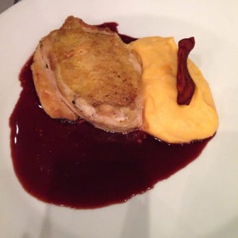 Mlýnec - Chicken with red wine sauce, butter squash purée, and beet root chip - Czech Near Me - Prague, Puerto Rico