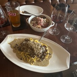 Kamoosh Bistro