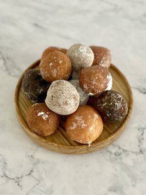 Aurora Donuts & Ice Cream by null