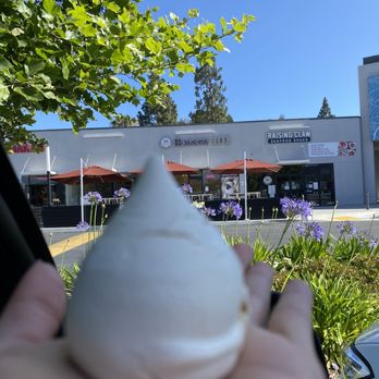 Bakery 101 - Bakeries Near Me - Santa Ana, California