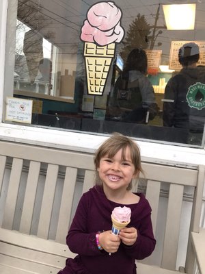 Stillwells Riverwalk Ice Cream by null
