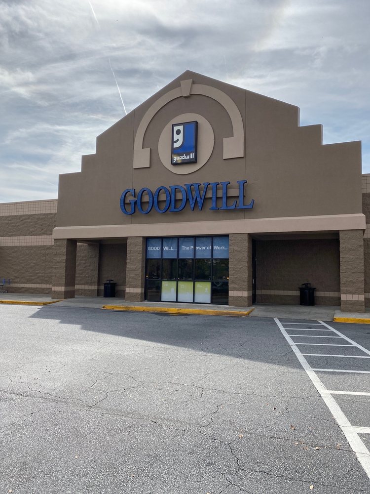 GOODWILL Updated September 2024 249 Village At Glynn Pl, Brunswick