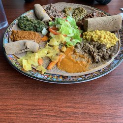 Massawa Eritrean & Ethiopian Restaurant - Meat and vegetarian combo