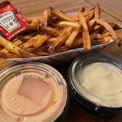 Fries with aoli and special sauce.
