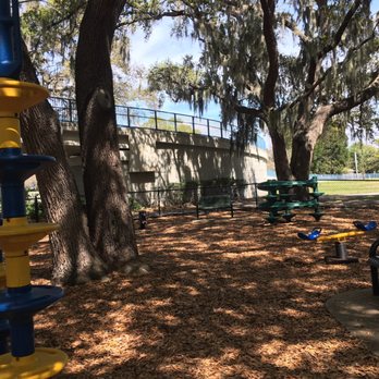 Del Oro Park - Parks Near Me - Clearwater, Florida