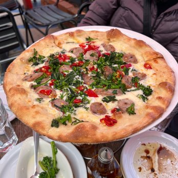 Il Posto Trattoria - Salsiccia pizza - Italian Near Me - Napa, California Il Posto Trattoria - Salsiccia pizza - Italian Near Me - Napa, California