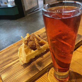Palette 22 - Mimosa chicken and waffle - Bars Near Me - Arlington, Virginia