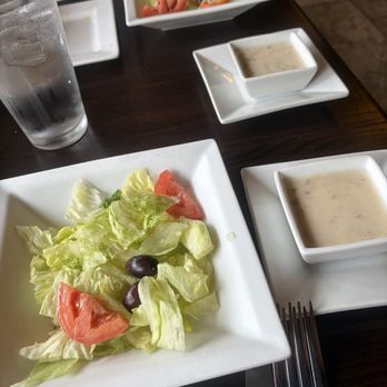 Il Cappero Lansdowne - House salad creamy Italian dressing - Italian Near Me - Leesburg, Virginia Il Cappero Lansdowne - House salad creamy Italian dressing - Italian Near Me - Leesburg, Virginia