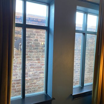 Emeline - Amazing view of brick wall, terrible - Hotels Near Me - Charleston, South Carolina Emeline - Amazing view of brick wall, terrible - Hotels Near Me - Charleston, South Carolina