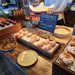 The Farmhouse 咖啡廳 - Desserts table
