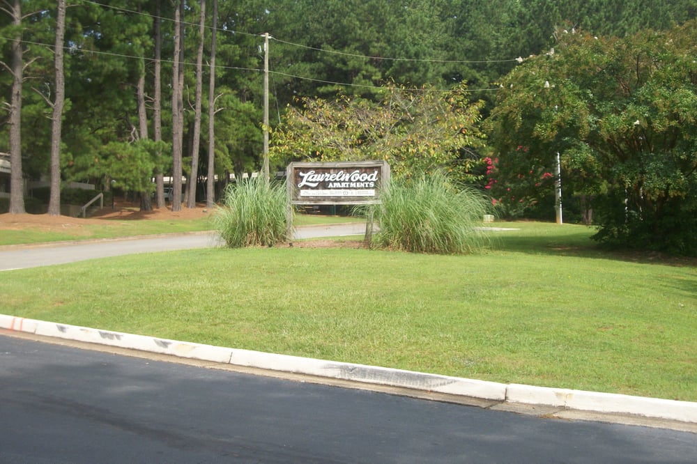 LAURELWOOD APARTMENTS 106 Meadow St, Woodstock, Apartments