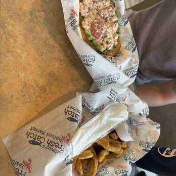Caplinger's Fresh Catch - Lobster Roll Sandwich and Calamari Fries - Seafood Near Me - Indianapolis, Indiana