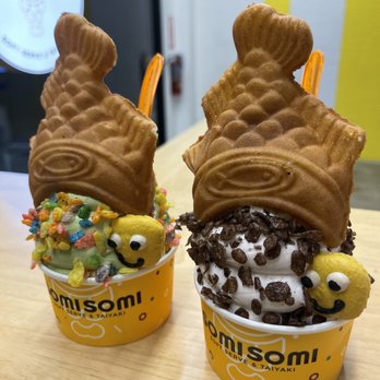 Somisomi - Matcha Ice Cream and Strawberry Milk Swirl - Desserts Near Me - Long Beach, California Somisomi - Matcha Ice Cream and Strawberry Milk Swirl - Desserts Near Me - Long Beach, California