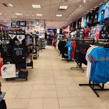 Fan Outfitters - Sports Wear Near Me - Pembroke Pines, Florida