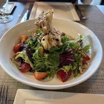 Naschmarkt - Goat cheese purse salad - Austrian Near Me - Pleasanton, California Naschmarkt - Goat cheese purse salad - Austrian Near Me - Pleasanton, California