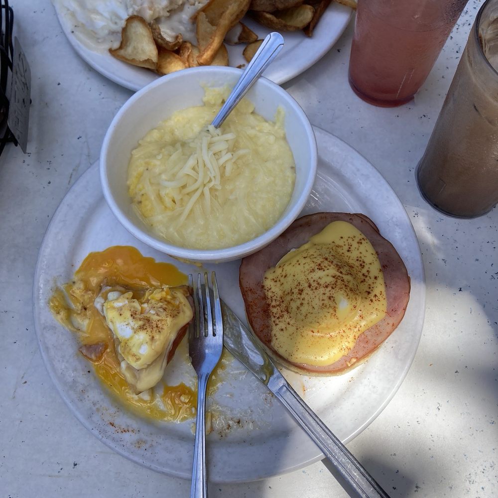 Kihei Caffe - Eggs Benedict with cheesy grits. - Hawaiian Near Me - Kihei, Hawaii Kihei Caffe - Eggs Benedict with cheesy grits. - Hawaiian Near Me - Kihei, Hawaii