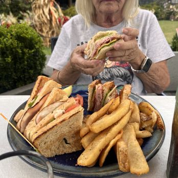 Old Mill Pottery House Cafe - Old Mill Club - American Near Me - Pigeon Forge, Tennessee