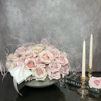 Meme Blooms Floral Concepts - Gorgeous rose arrangement - Floral Designers Near Me Meme Blooms Floral Concepts - Gorgeous rose arrangement - Floral Designers Near Me