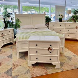 Freeport Furniture Outlet 
