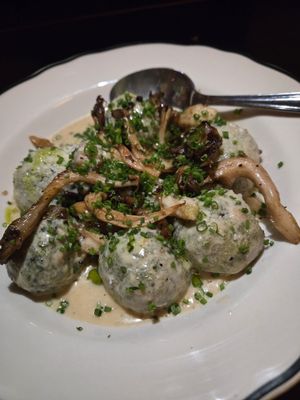 The Old York Tavern by null