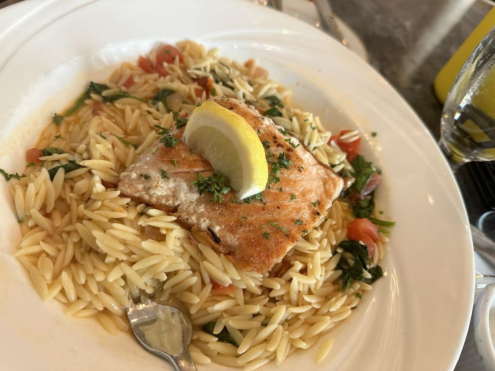 FOUNTAIN GRILL SAFETY HARBOR RESORT AND SPA Updated September 2024