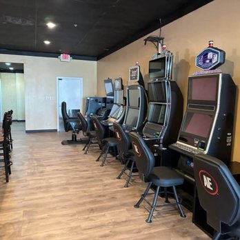 Winning Circle - Carol Stream - Bars Near Me - Carol Stream, Illinois